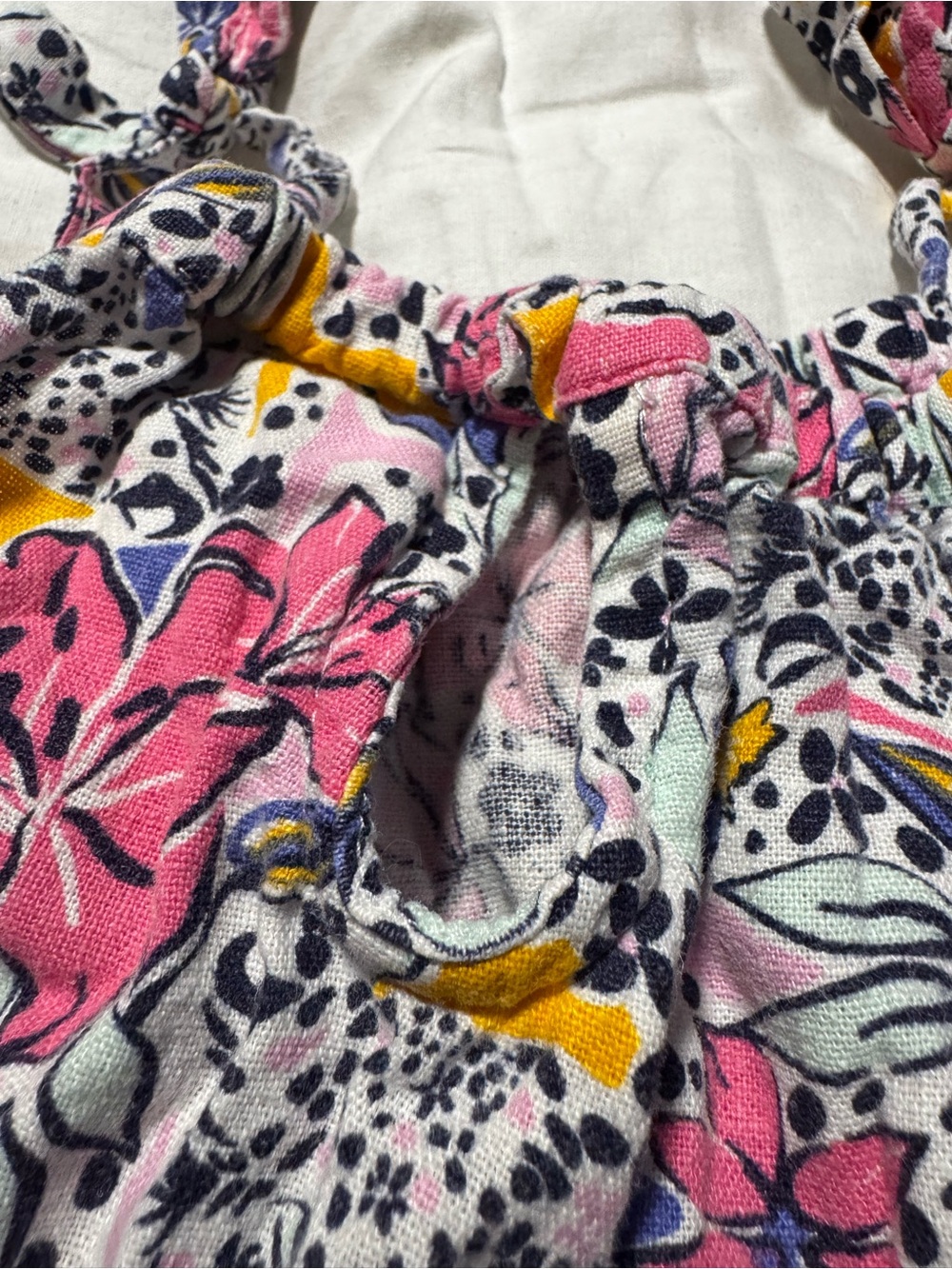 ๐ Vince Camuto Floral Romper 3T | Linen Blend Bow Strap VGUC - Picture 7 of 7
